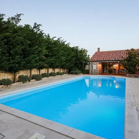 Villa Pequena Perla Vrsi